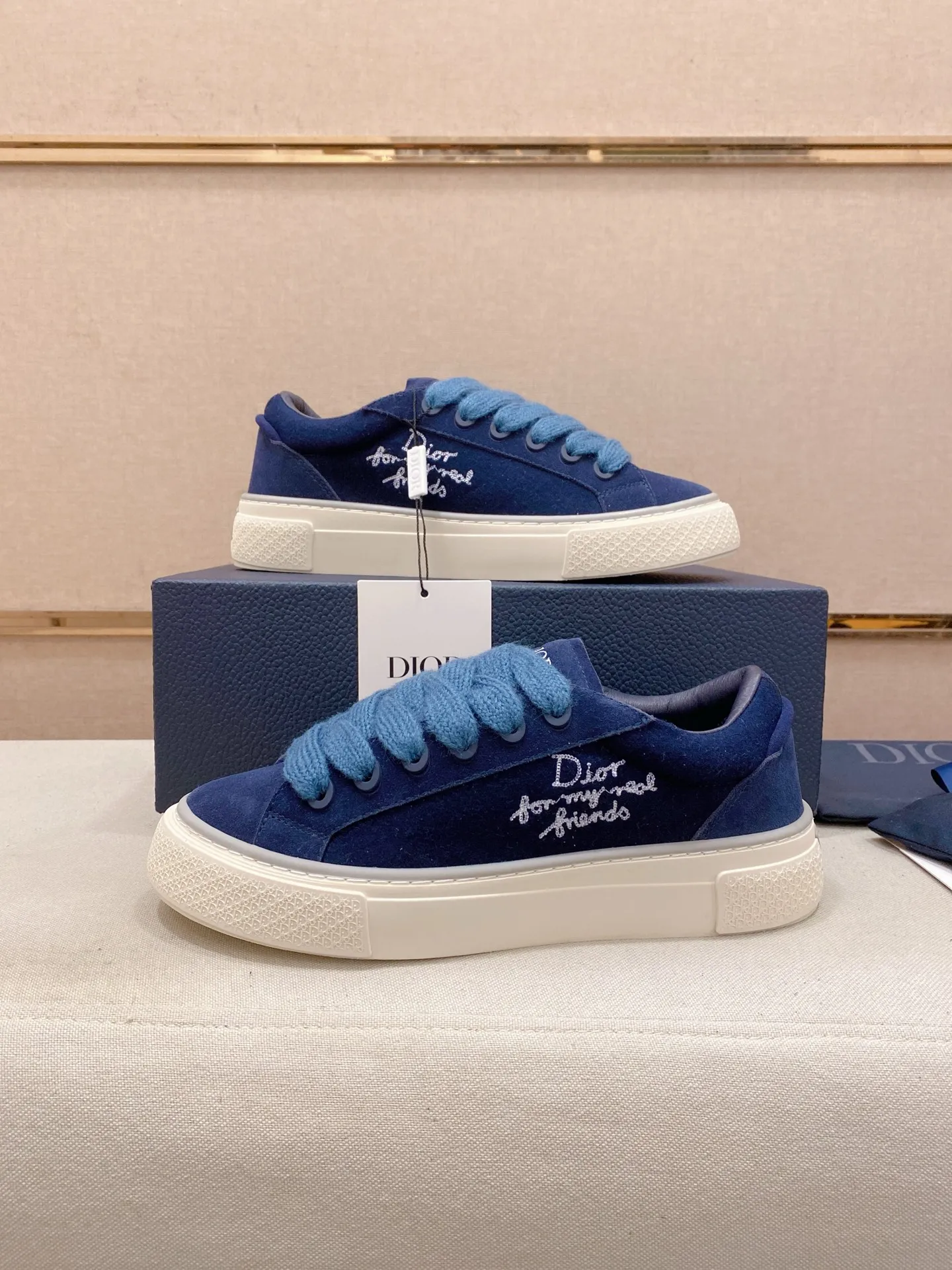 Factory price: 300 Men's shoes 💰[Dior·Dior] Top 🔍Couple style 💏🔍New casual sports style couple shoes, new four-season design, perfect workmanship, lace-up lazy style to create cabinet quality, upper: imported first-layer cowhide, sheepskin lining is soft and comfortable, ultra-light TPU wear-resistant outsole, simple, versatile fashion men's shoes, excellent color code number 35--44
